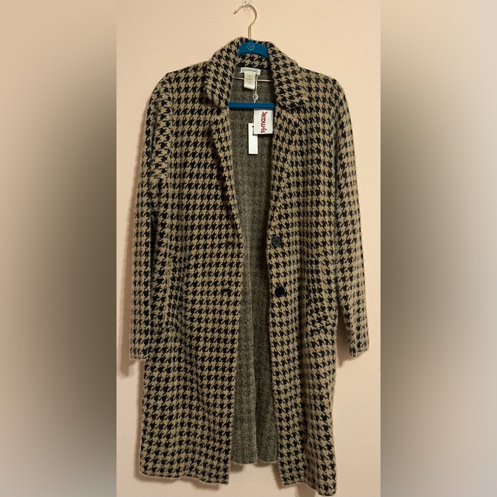 Max Studio Black and Tan Houndstooth Long Cardigan